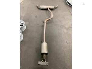 Gebruikte Uitlaat Midden + Einddemper Mercedes CLA (117.3) 1.6 CLA-180 16V Prijs € 175,00 Margeregeling aangeboden door Autodemontage van de Laar