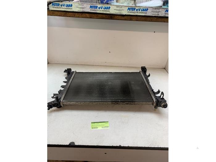 Gebruikte Radiateur Opel Corsa D 1.2 16V Prijs € 50,00 Margeregeling aangeboden door Autodemontage van de Laar