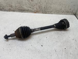 Gebruikte Steekas links-voor Volkswagen Golf VII (AUA) 1.4 TSI 16V Prijs € 100,00 Margeregeling aangeboden door Autodemontage van de Laar