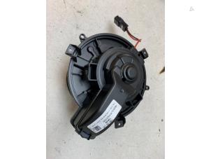 Gebruikte Kachel Ventilatiemotor Toyota Aygo X 1.0 12V VVT-i Prijs € 75,00 Margeregeling aangeboden door Autodemontage van de Laar