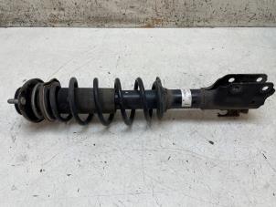 Gebruikte Mac Phersonpoot links-voor Mitsubishi Space Star (A0) 1.2 12V Prijs € 90,00 Margeregeling aangeboden door Autodemontage van de Laar