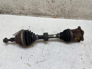 Gebruikte Aandrijfas links-voor Audi A3 Sportback (8VA/8VF) 2.0 TDI 16V Quattro Prijs € 150,00 Margeregeling aangeboden door Autodemontage van de Laar