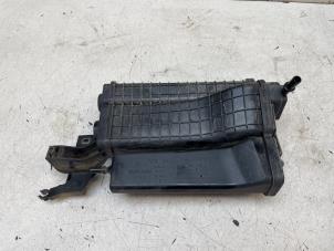 Gebruikte Koolstoffilter Volkswagen Tiguan (AD1) 1.5 TSI 16V Evo BlueMotion Technology Prijs € 75,00 Margeregeling aangeboden door Autodemontage van de Laar