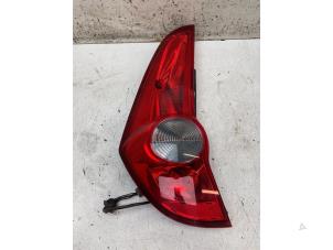 Gebruikte Achterlicht links Opel Agila (B) 1.0 12V Prijs € 40,00 Margeregeling aangeboden door Autodemontage van de Laar