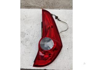 Gebruikte Achterlicht rechts Opel Agila (B) 1.0 12V Prijs € 40,00 Margeregeling aangeboden door Autodemontage van de Laar