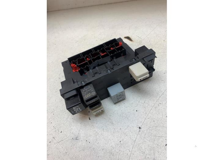 Computer Body Control van een Audi A3 (8P1) 1.6 16V FSI 2004