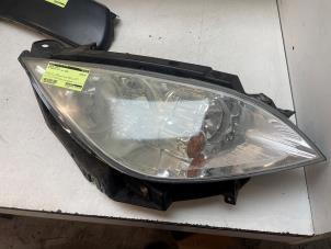 Gebruikte Koplamp rechts Mitsubishi Colt (Z2/Z3) 1.1 12V Prijs € 50,00 Margeregeling aangeboden door Autodemontage van de Laar