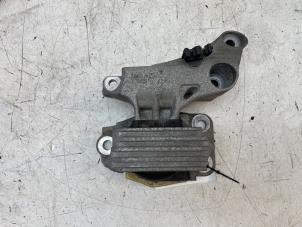 Gebruikte Motorsteun Renault Megane III Grandtour (KZ) 1.4 16V TCe 130 Prijs € 25,00 Margeregeling aangeboden door Autodemontage van de Laar