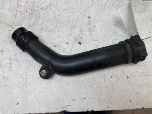 Gebruikte Intercooler Buis Renault Megane III Grandtour (KZ) 1.4 16V TCe 130 Prijs € 20,00 Margeregeling aangeboden door Autodemontage van de Laar