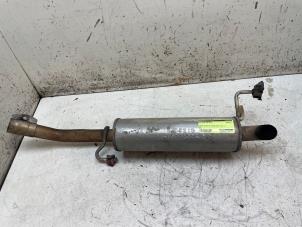 Gebruikte Uitlaat Einddemper Opel Adam 1.4 16V Bi-Fuel Ecoflex Prijs € 35,00 Margeregeling aangeboden door Autodemontage van de Laar