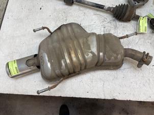 Gebruikte Uitlaat Einddemper Opel Tigra Twin Top 1.8 16V Prijs € 50,00 Margeregeling aangeboden door Autodemontage van de Laar