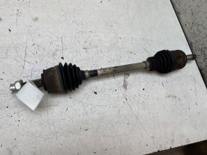 Gebruikte Aandrijfas links-voor Opel Adam 1.4 16V Bi-Fuel Ecoflex Prijs € 50,00 Margeregeling aangeboden door Autodemontage van de Laar