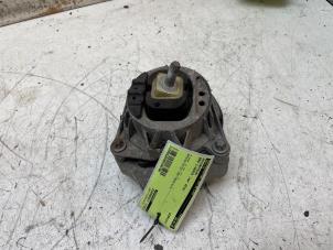 Gebruikte Motorrubber BMW 1 serie (F20) 114d 1.5 12V TwinPower Prijs € 25,00 Margeregeling aangeboden door Autodemontage van de Laar