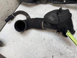 Gebruikte Aanzuigslang Lucht BMW 1 serie (F20) 114d 1.5 12V TwinPower Prijs € 50,00 Margeregeling aangeboden door Autodemontage van de Laar