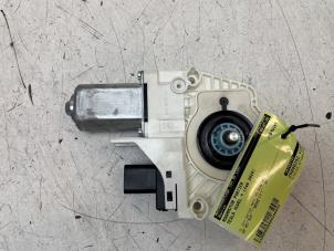 Gebruikte Motor electrisch raam Tesla Model Y (5YJY) Long Range,Performance Prijs € 60,50 Inclusief btw aangeboden door Autodemontage van de Laar