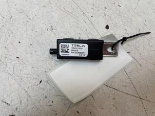 Gebruikte Antenne Versterker Tesla Model Y (5YJY) Long Range,Performance Prijs € 30,25 Inclusief btw aangeboden door Autodemontage van de Laar