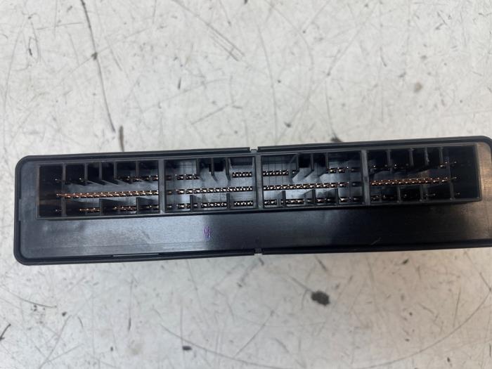 Computer Body Control van een Mitsubishi Space Star (A0) 1.2 12V 2023