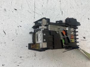 Gebruikte Zekeringkast Peugeot 5008 I (0A/0E) 1.6 THP 16V Prijs € 150,00 Margeregeling aangeboden door Autodemontage van de Laar