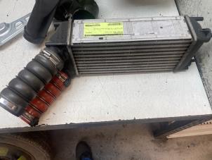 Gebruikte Intercooler Peugeot 5008 I (0A/0E) 1.6 THP 16V Prijs € 35,00 Margeregeling aangeboden door Autodemontage van de Laar