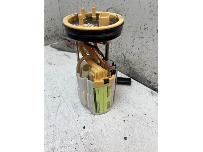 Gebruikte Tank element Pomp Volkswagen Transporter T6 2.0 TDI 150 Prijs € 100,00 Margeregeling aangeboden door Autodemontage van de Laar