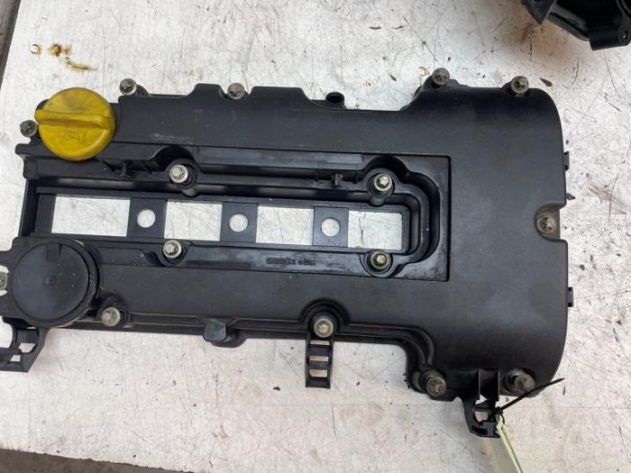 Gebruikte Kleppendeksel Opel Corsa D 1.2 16V Prijs € 70,00 Margeregeling aangeboden door Autodemontage van de Laar
