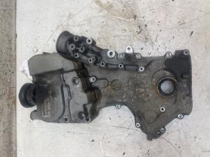 Gebruikte Distributiedeksel Volkswagen Scirocco (137/13AD) 1.4 TSI 122 16V Prijs op aanvraag aangeboden door Autodemontage van de Laar