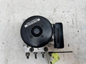 Gebruikte ABS Pomp Volkswagen Golf VI (5K1) 1.2 TSI BlueMotion Prijs € 175,00 Margeregeling aangeboden door Autodemontage van de Laar