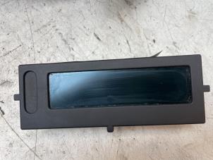 Gebruikte Display Interieur Renault Twingo II (CN) 1.2 16V Prijs op aanvraag aangeboden door Autodemontage van de Laar