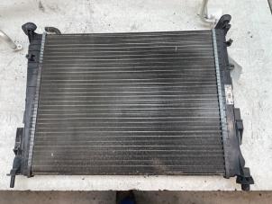 Gebruikte Radiateur Renault Twingo II (CN) 1.2 16V Prijs € 50,00 Margeregeling aangeboden door Autodemontage van de Laar