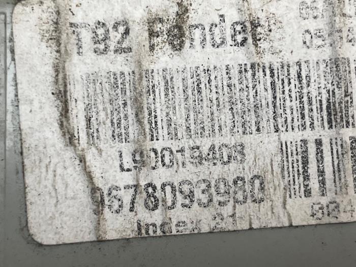 Achterlicht links van een Peugeot 308 SW (L4/L9/LC/LJ/LR) 1.2 12V e-THP PureTech 110 2017