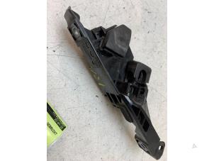 Gebruikte Diversen BMW 3 serie Touring (G21) 318i 2.0 TwinPower Turbo 16V Prijs € 40,00 Margeregeling aangeboden door Autodemontage van de Laar