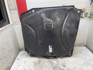 Gebruikte Tank Mercedes B (W245) 1.7 B-180 16V Prijs op aanvraag aangeboden door Autodemontage van de Laar