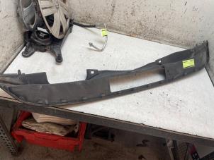 Gebruikte Diffuser achterbumper Volkswagen Polo VI (AW1) 1.0 12V BlueMotion Technology Prijs op aanvraag aangeboden door Autodemontage van de Laar