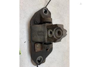 Gebruikte Motorsteun Volvo XC90 I 2.5 T 20V Prijs € 20,00 Margeregeling aangeboden door Autodemontage van de Laar