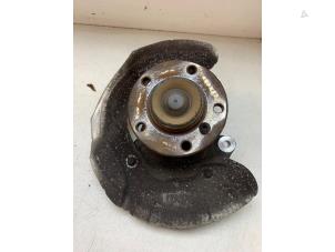 Gebruikte Fusee links-voor BMW 4 serie Gran Coupe (F36) 428i 2.0 Turbo 16V Prijs € 125,00 Margeregeling aangeboden door Autodemontage van de Laar