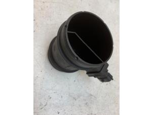 Gebruikte Luchtmassameter Opel Combo 1.3 CDTI 16V ecoFlex Prijs € 25,00 Margeregeling aangeboden door Autodemontage van de Laar