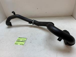 Gebruikte Intercooler Slang Opel Combo 1.3 CDTI 16V ecoFlex Prijs € 50,00 Margeregeling aangeboden door Autodemontage van de Laar