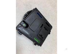 Gebruikte Computer Body Control Renault Scénic III (JZ) 1.2 16V TCe 130 Prijs € 40,00 Margeregeling aangeboden door Autodemontage van de Laar