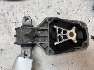 Gebruikte Versnellingsbak Steun Mercedes A (W176) 1.8 A-180 CDI 16V Autom. Prijs op aanvraag aangeboden door Autodemontage van de Laar