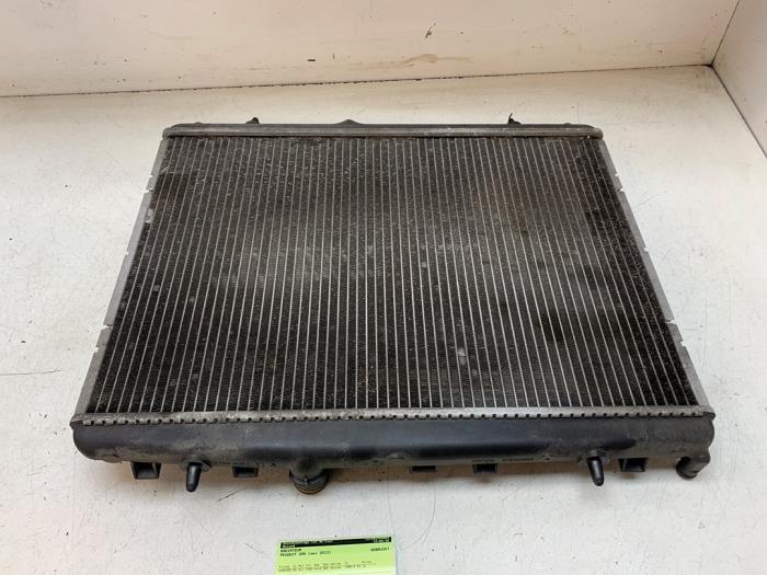 Gebruikte Radiateur Peugeot 208 I (CA/CC/CK/CL) 1.6 HDi 115 16V Prijs € 50,00 Margeregeling aangeboden door Autodemontage van de Laar