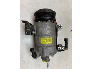 Gebruikte Aircopomp Ford Fiesta 6 (JA8) 1.0 Ti-VCT 12V 65 Prijs € 75,00 Margeregeling aangeboden door Autodemontage van de Laar