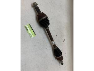 Gebruikte Cardanas links-voor (VWA) Ford Fiesta 6 (JA8) 1.0 Ti-VCT 12V 65 Prijs € 70,00 Margeregeling aangeboden door Autodemontage van de Laar