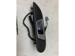 Gebruikte Deurgreep 2Deurs links Ford Fiesta 6 (JA8) 1.0 Ti-VCT 12V 65 Prijs € 25,00 Margeregeling aangeboden door Autodemontage van de Laar