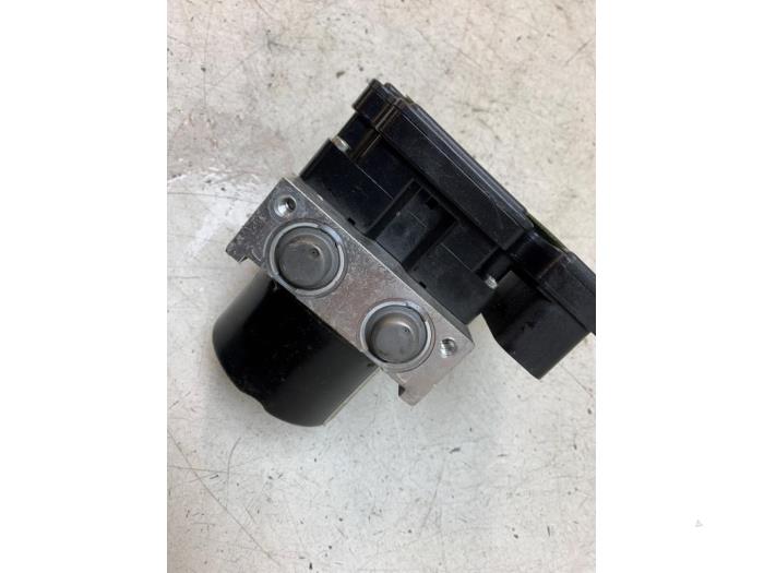 Gebruikte ABS Pomp Citroen C3 (FC/FL/FT) 1.1 Prijs € 70,00 Margeregeling aangeboden door Autodemontage van de Laar