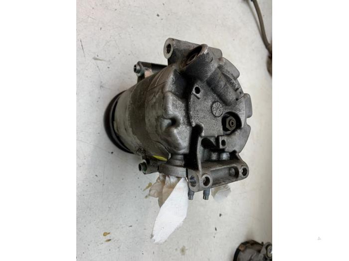 Gebruikte Pomp Airco Ford Focus 3 Wagon 1.6 Ti-VCT 16V 125 Prijs € 100,00 Margeregeling aangeboden door Autodemontage van de Laar