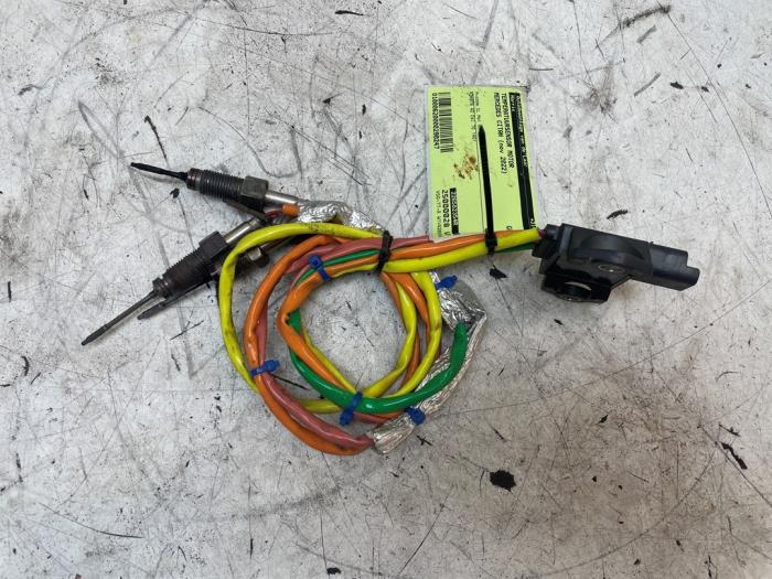 Gebruikte Temperatuursensor Motor Mercedes Citan (420.6) 1.5 110 CDI Prijs op aanvraag aangeboden door Autodemontage van de Laar