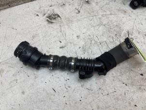 Gebruikte Intercooler Buis Mercedes Citan (420.6) 1.5 110 CDI Prijs op aanvraag aangeboden door Autodemontage van de Laar