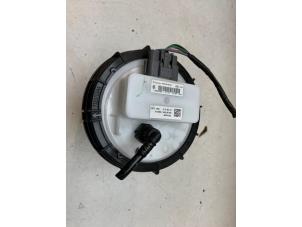 Gebruikte Benzinepomp Renault Clio V (RJAB) 1.0 TCe 90 12V Prijs op aanvraag aangeboden door Autodemontage van de Laar