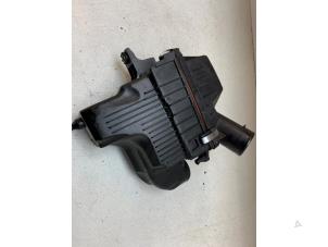 Gebruikte Luchtfilterhuis Renault Clio V (RJAB) 1.0 TCe 90 12V Prijs op aanvraag aangeboden door Autodemontage van de Laar