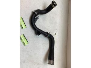 Gebruikte Intercooler Buis Renault Clio V (RJAB) 1.0 TCe 90 12V Prijs op aanvraag aangeboden door Autodemontage van de Laar